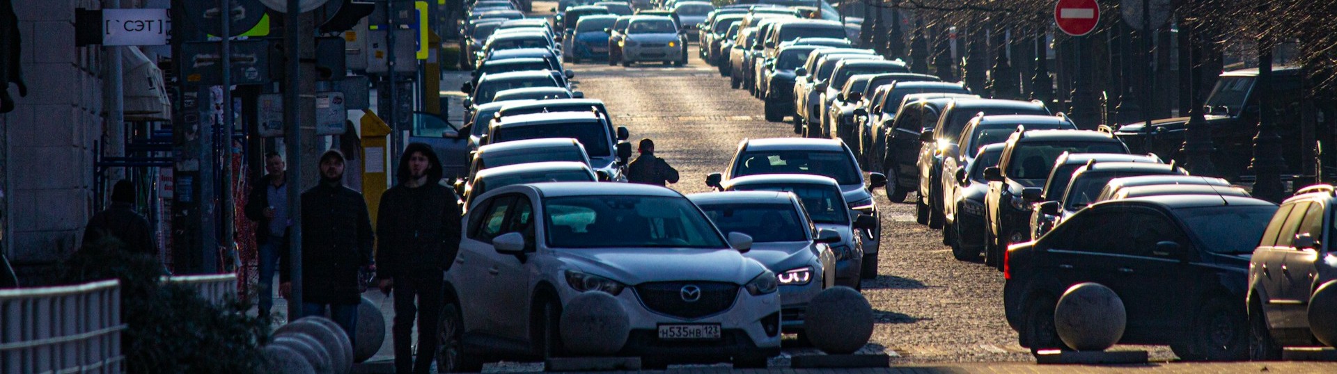 EU Carmakers Urged Review of 'Unfeasible' CO2 Targets